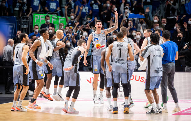 中的得分与 中的得分与